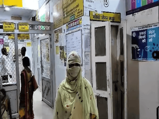 A Hindu SC girl in Fatehpur, UP was gangraped by 2 Muslim men, who urinated into her mouth when she asked for water (Image Source: News18)