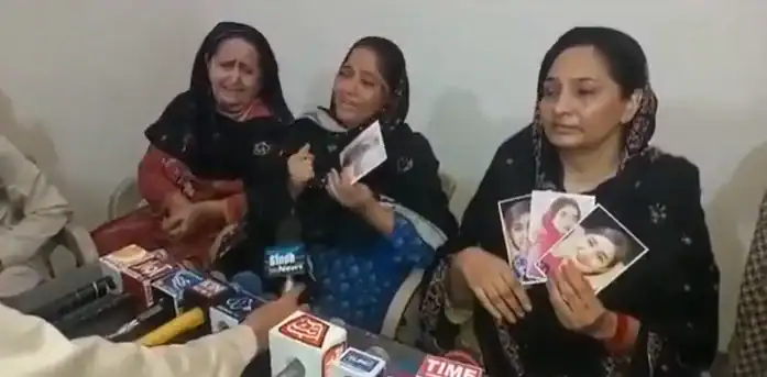 Parents of the minor Hindu children grieving for their children (Courtesy: The Organizer)