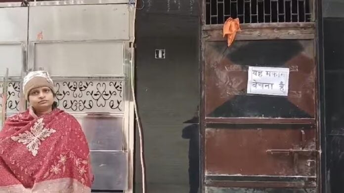 Forty houses in Bhagwan Nagar Block A, Agra, have been put up with 'House for Sale' posters