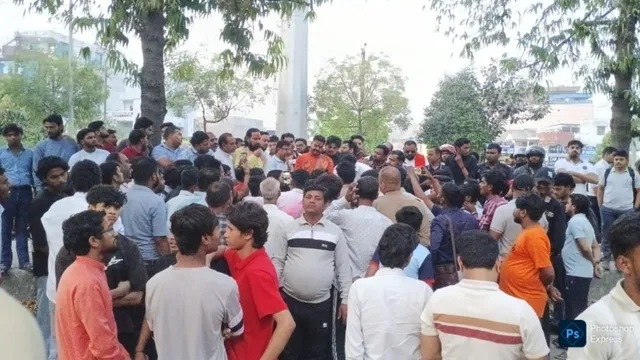Hindu organization protests in Noida over police inaction regarding a Hindu woman blackmailed by Mus.
