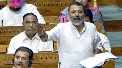 सांसद निशिकांत दुबे बोलते हुए, ओवैसी की टिप्पणी पर प्रतिक्रिया.